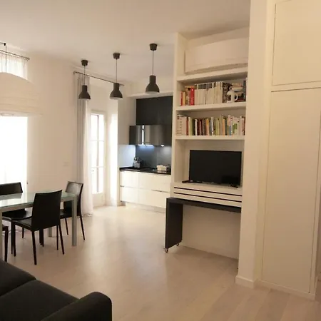 New Unit Contemporary Vittorio Daire *